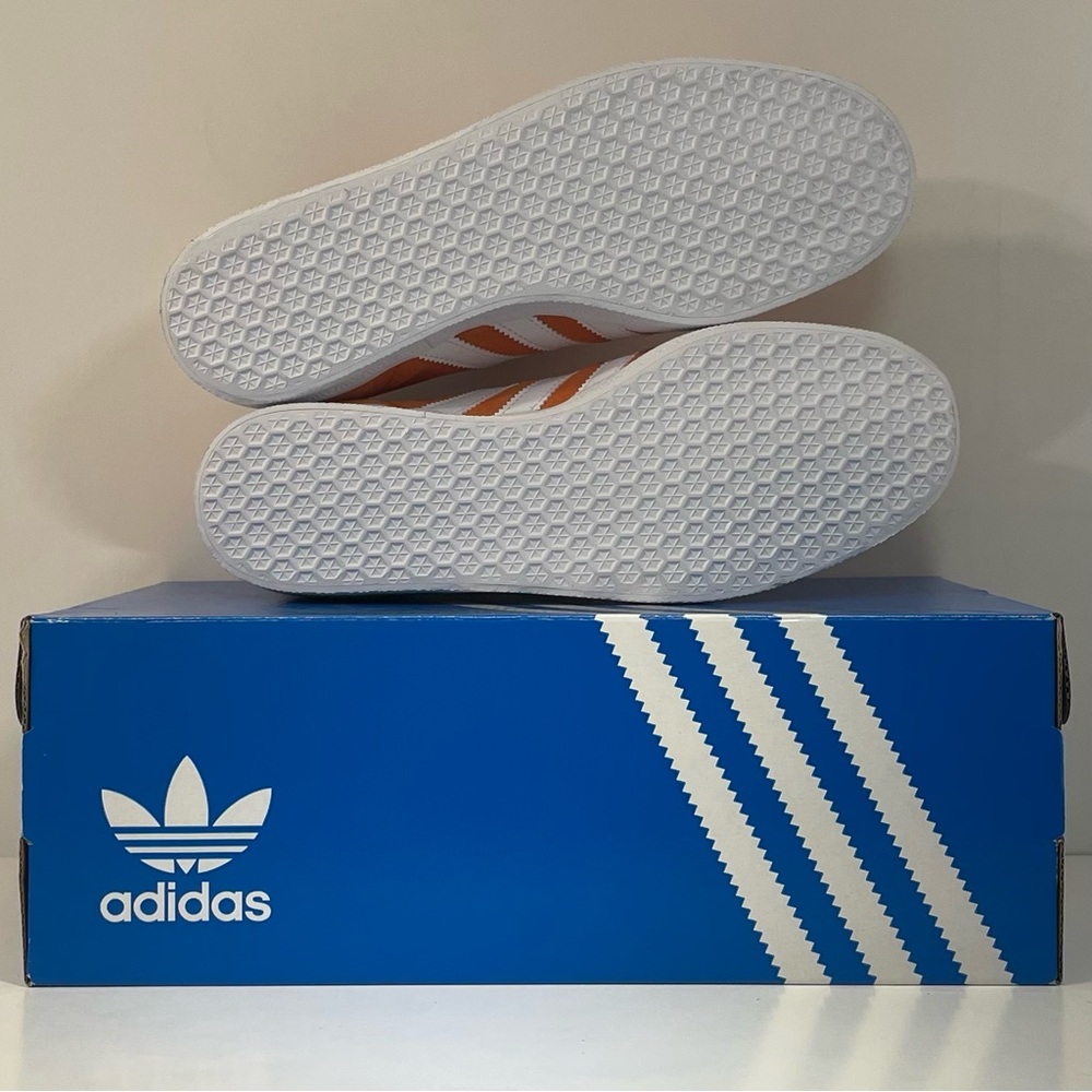 🧡 [BRAND NEW] ADIDAS GAZELLE SOLAR ORANGE WOMENS SHOES SIZE 9 SNEAKERS 🧡 - Picture 7 of 8